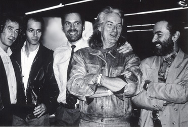 De gauche à droite : Farid Medjane (Trust), Jean-Jacques Goldman, Gérard Garnier, Hugues Aufray, Marcel Dadi