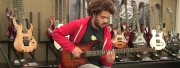 David Le Deunff s’essaye aux guitares Lâg Custom Bédarieux
